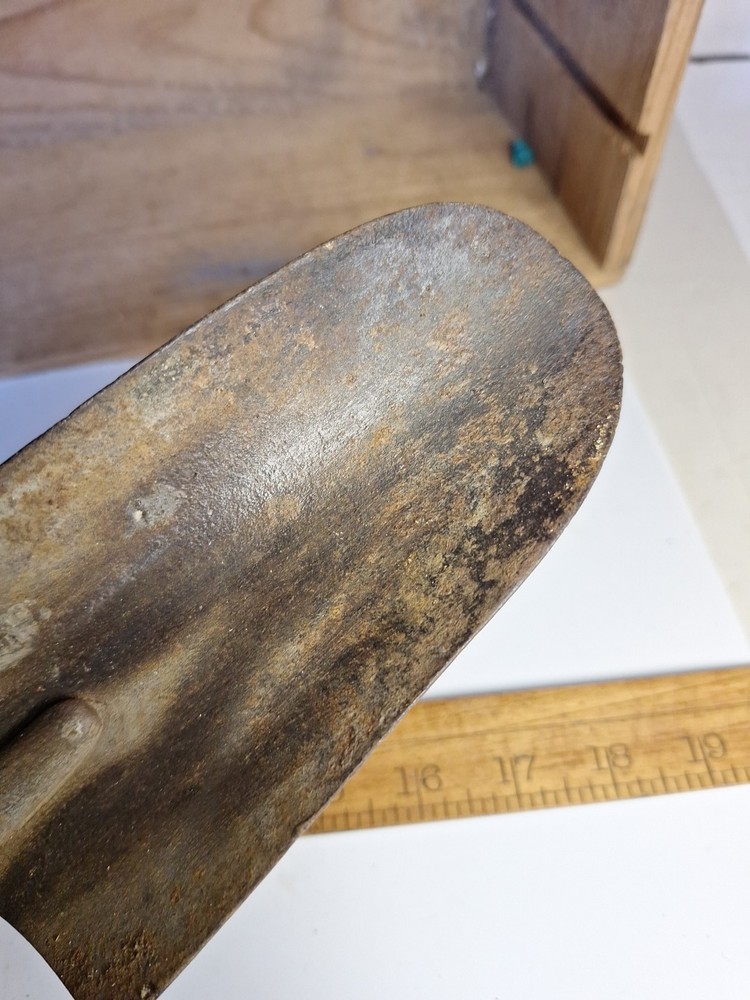 Antique Garden Scoop