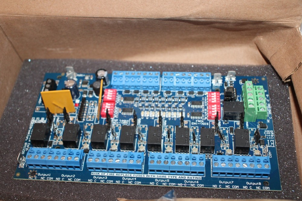 Altronix ACMS8CB Dual Input Access Control Power Controller Board 8 Output "NEW"
