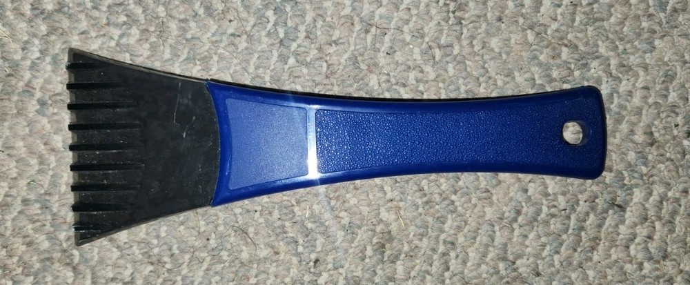 Winter WIndow Ice Scraper Heavy Duty Plastic Blue