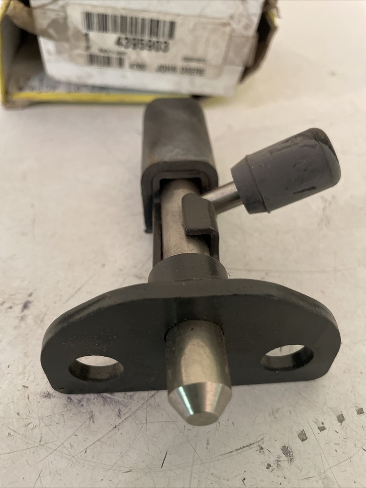 GENUINE JOHN DEERE 4395903 WINDOW LATCH NEW OEM