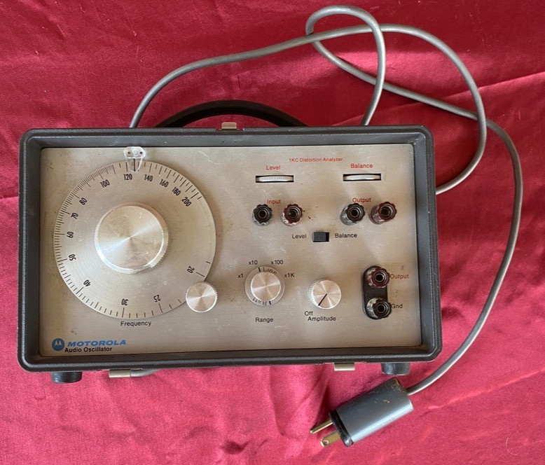 Vintage Motorola Audio Oscillator 1KC Distortion Analyzer