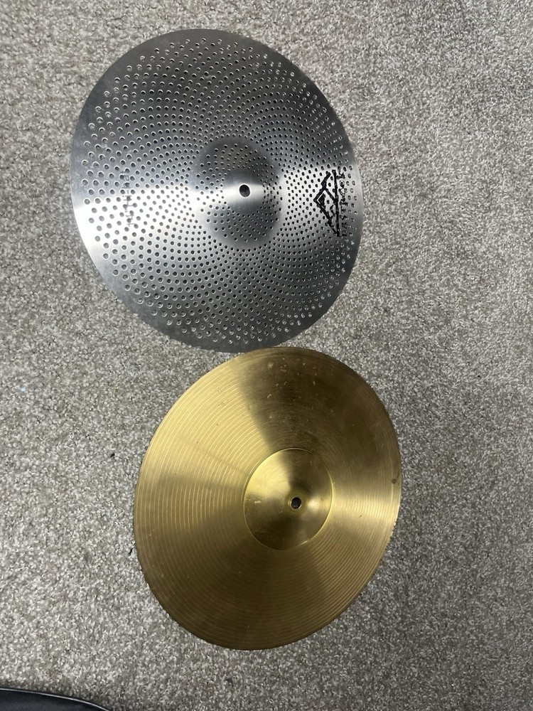 Pearl Forum FZH jet black drum set