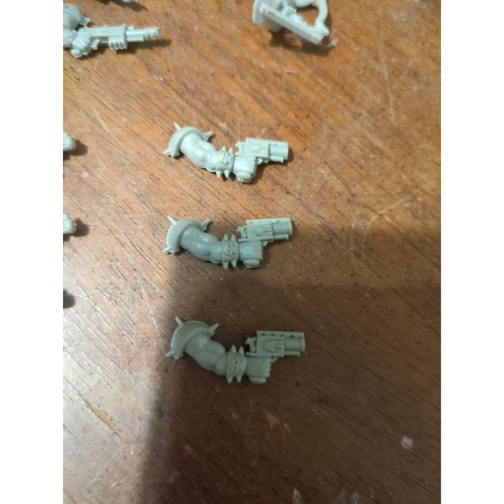 Warhammer 40k Gun Arm Pieces X 15