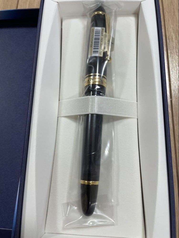 PILOT ballpoint pen black