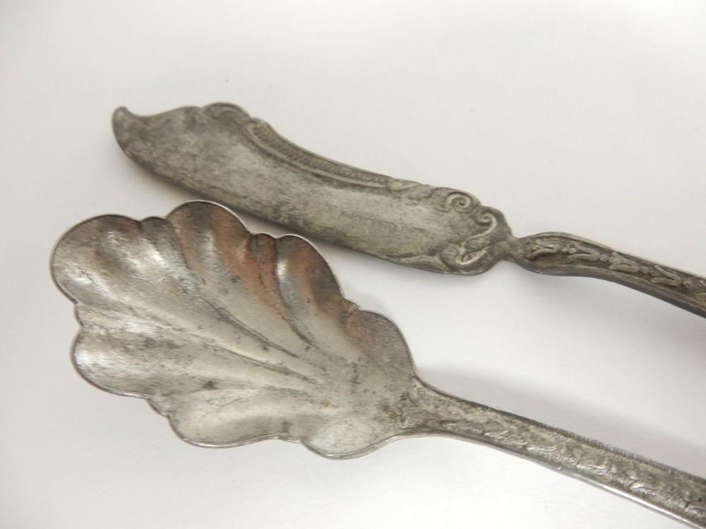 VINTAGE STANDARD, SILVER PLATE SUGAR SHELL & BUTTER KNIFE SET