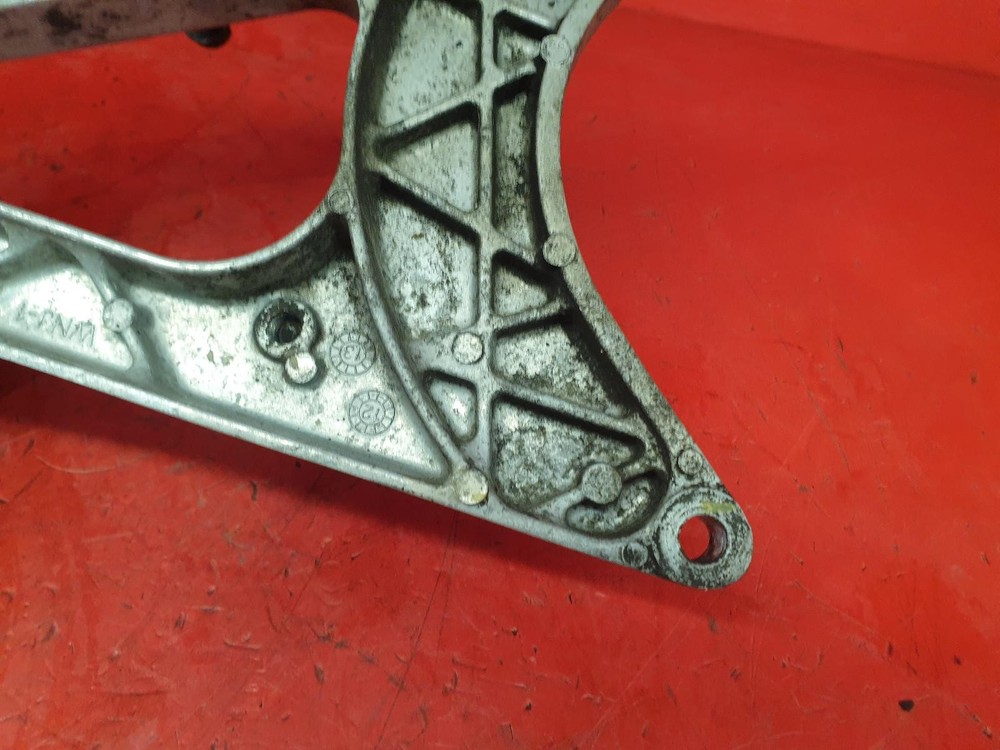 2013 HONDA WW PCX 125 EXHAUST BRACKET