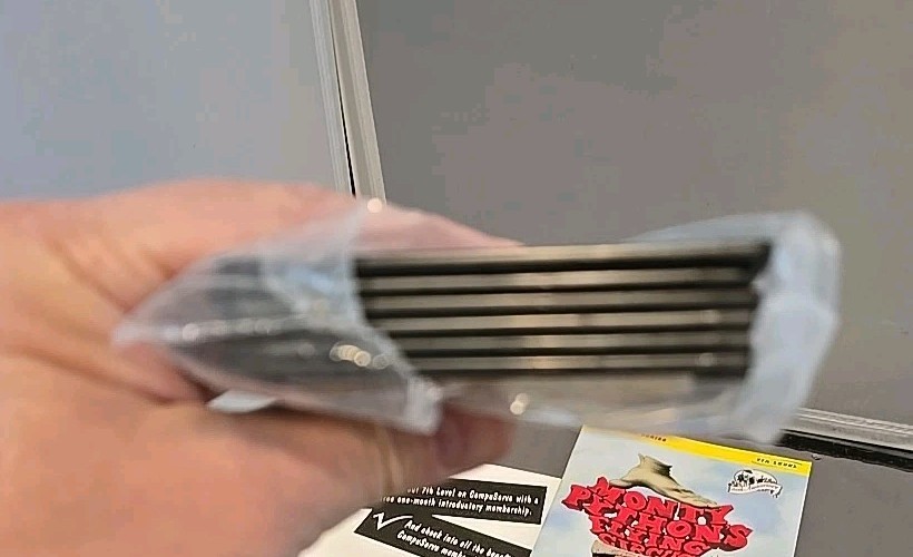 Monty Pythons Flying Circus Desktop Pythonizer PC 3.5'' discs 1994 Software box