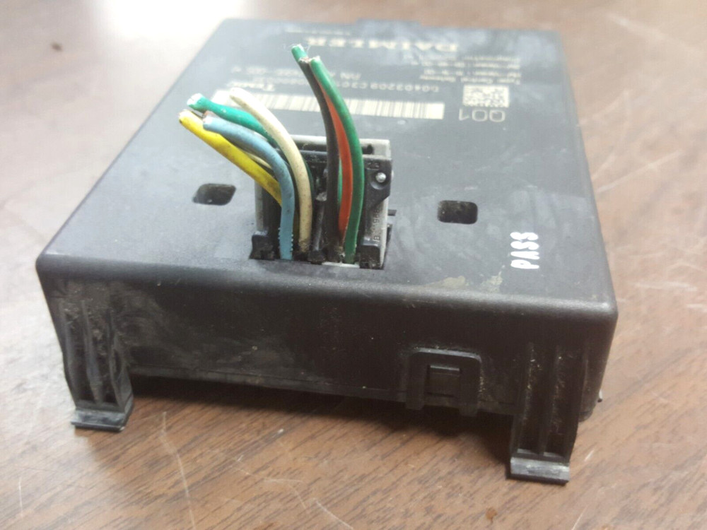 FREIGHTLINER CASCADIA CHASSIC CONTROL MODULE DAIMLER A06- 74995 -005