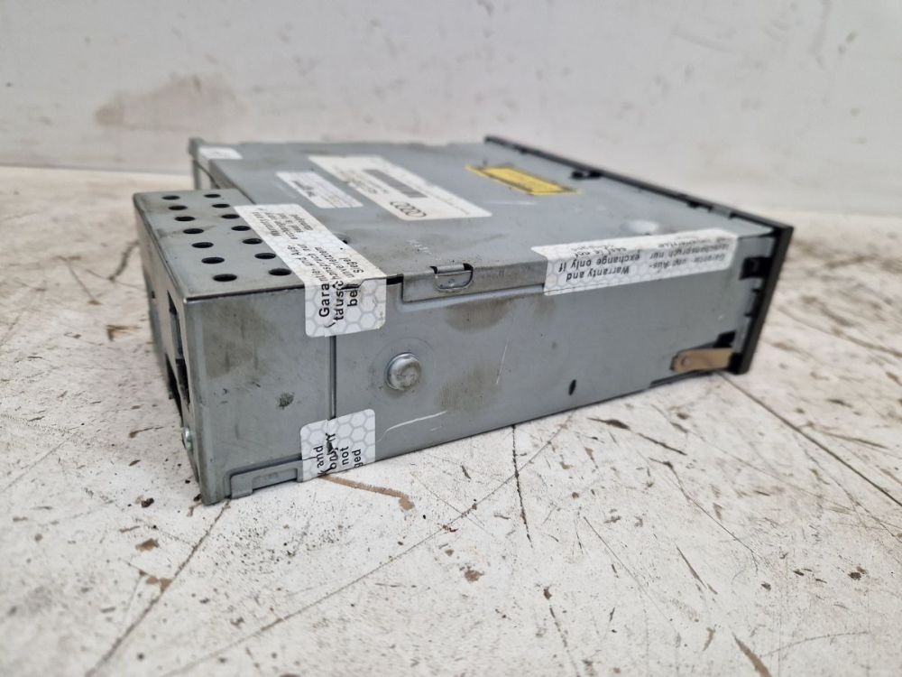 CD Changer 6x Compartment Fits for Audi A6 (4F2) 2.4 4E0035111A