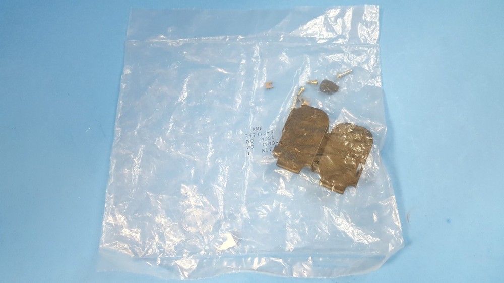 1PC- Backshell Connector Kit, 749915-2, AMP