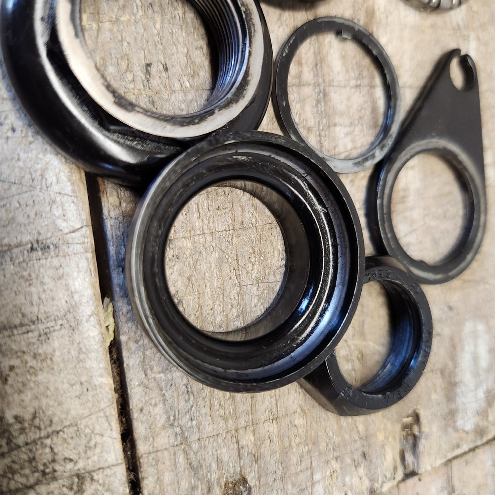 1990s Black Tien Hsin Headset 22.2 KHS 1” Threaded MTB