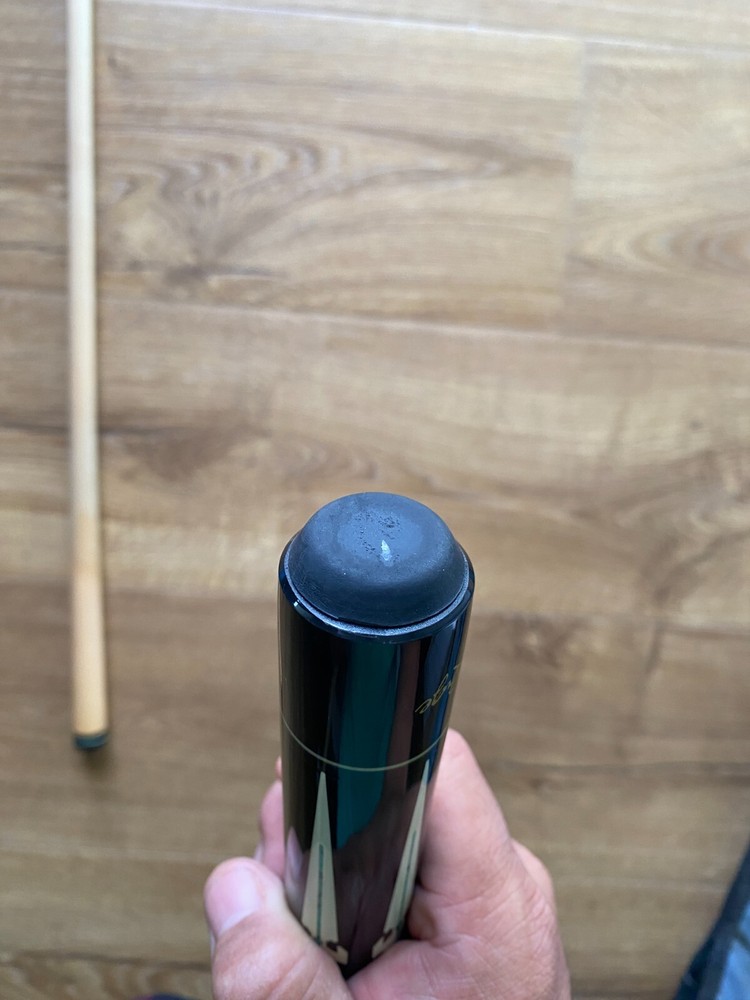 Rage Pool Cue Stick - 2 piece 20 oz Very Nice Excellent