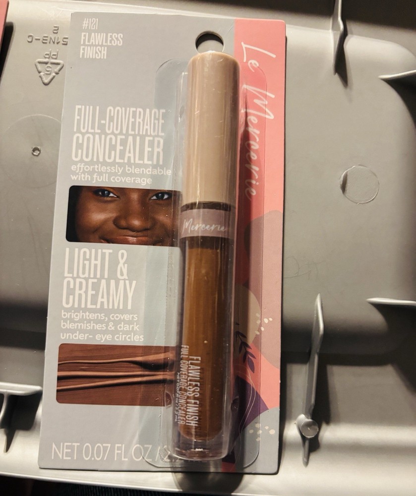 Le Mercerie Flawless Finish Full-Coverage Concealer *One Piece*