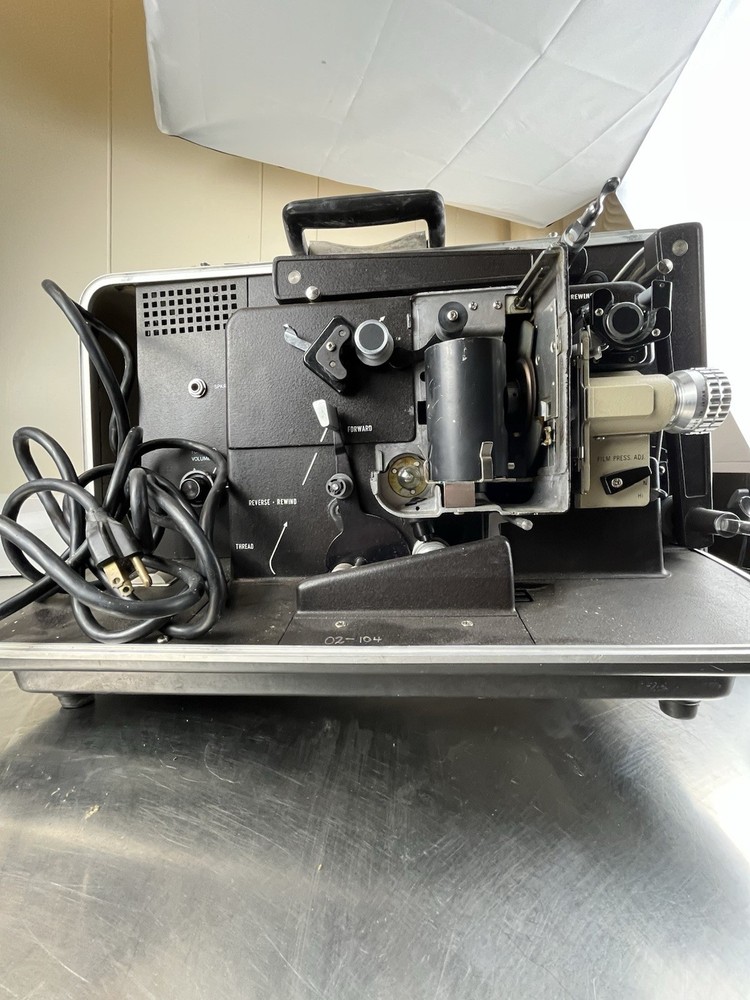 16mm GRAFLEX PROJECTOR
