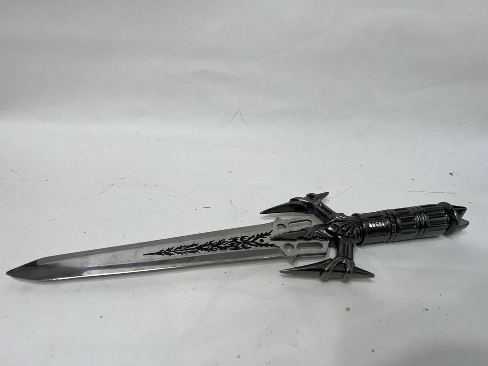 Knife fantasy/medieval style dagger.