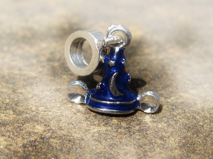 THE WIZARD'S APPRENTICE POWERFUL CHARM