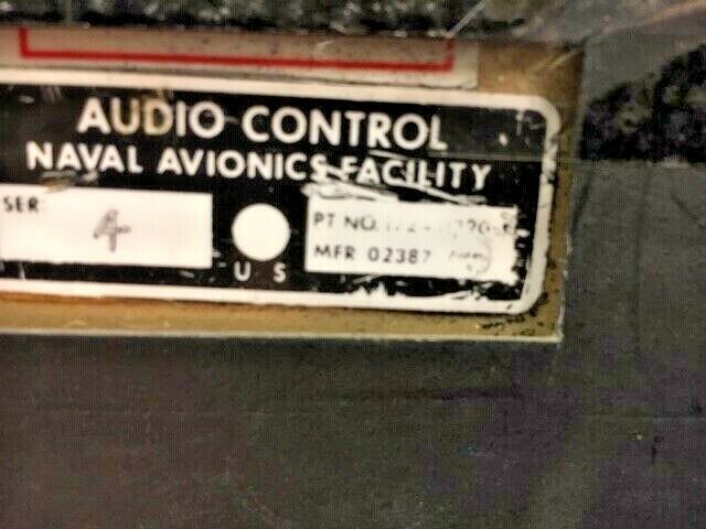 172AS1220-4 AUDIO CONTROL AVIONICS COCKPIT P-3