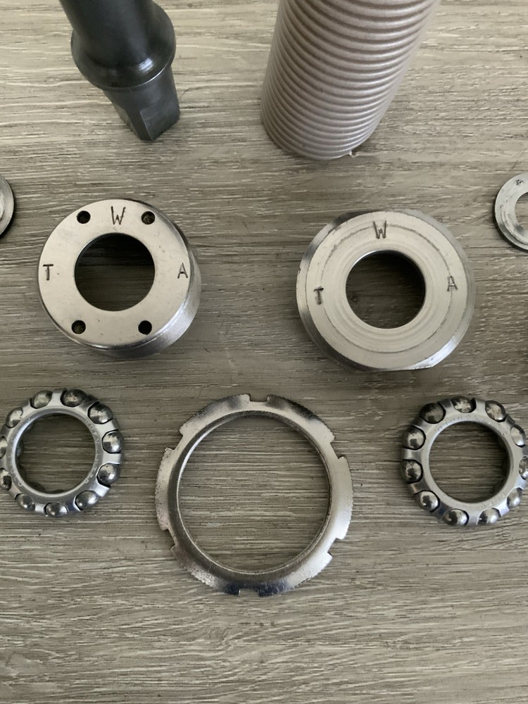 SPECIALITES TA BOTTOM BRACKET FRENCH THREADED 68-121 MM