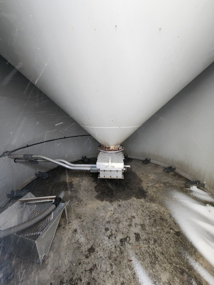 Plastic Resin Silo 1710 CuFt 24 ft Tall