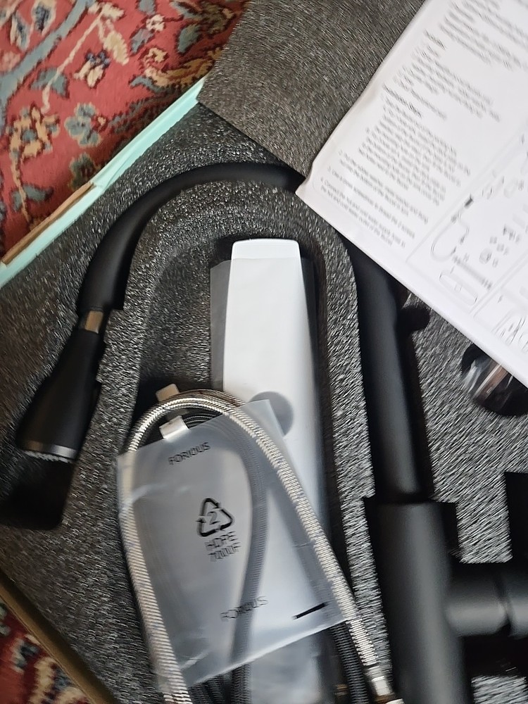 FORIOUS Kitchen Faucet, Spring Kitchen Sink Pull Down Sprayer Black New