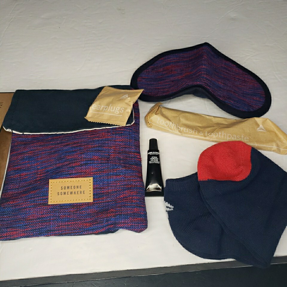 Delta First Class Amenity Case - Made by Artisan Communities - NEW