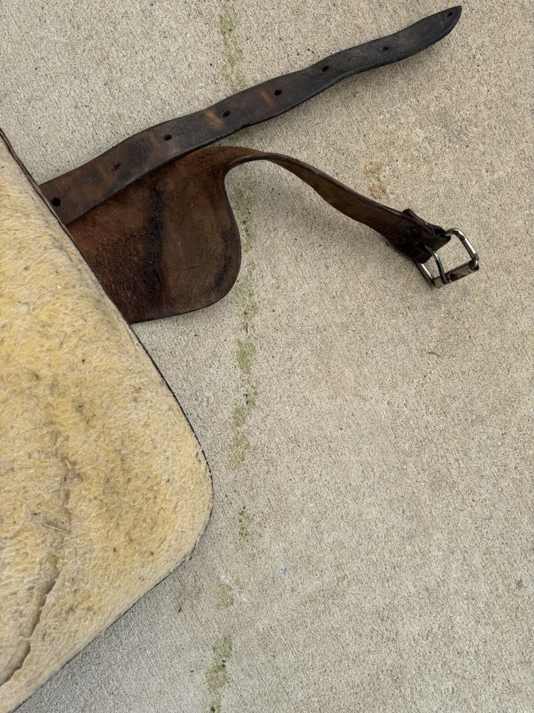 BILLY COOK SADDLE VINTAGE HORSE LEATHER - Unknown size (read Description)