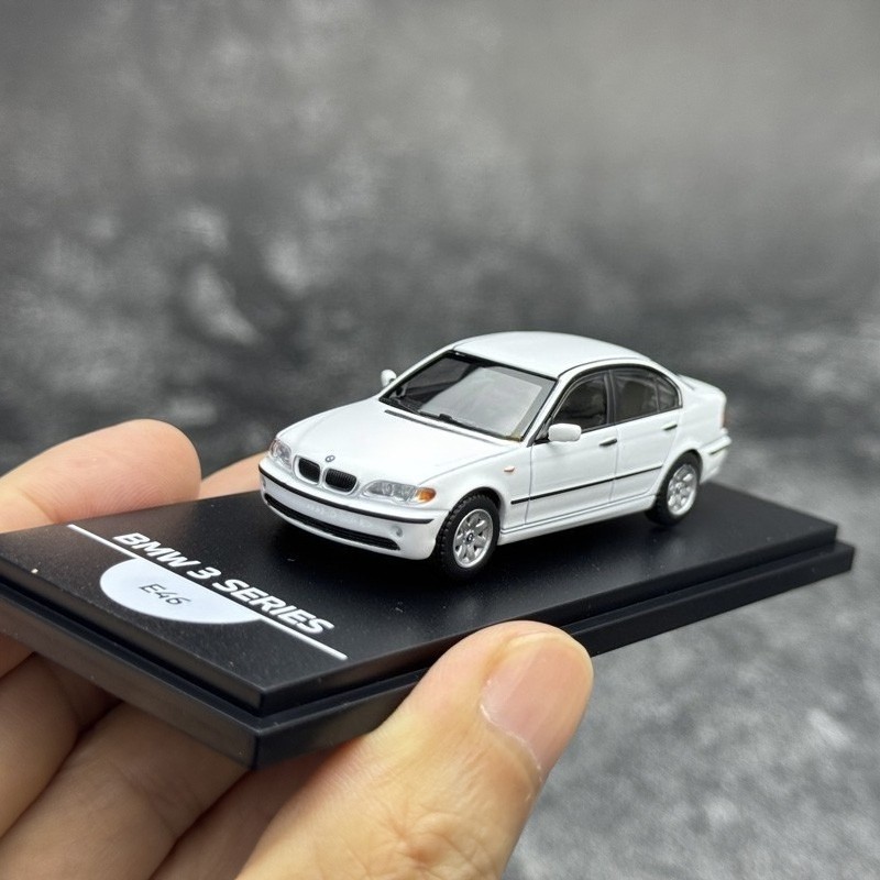 1:64 3 Series E46 4th Generation 50th Anniversary White Diecast Model