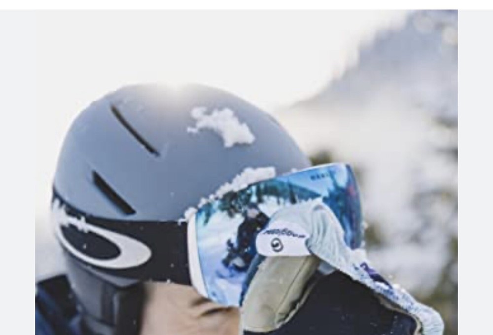 Ski and Snowboad goggle soc. Microfiber cover to protect googles.