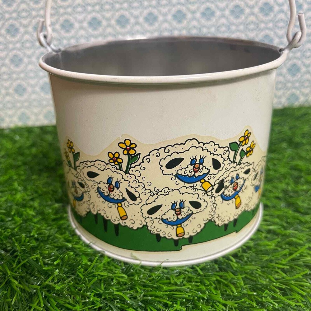 Vintage Jamar Tin 1981 Sheep Tin with Handle Six Flags
