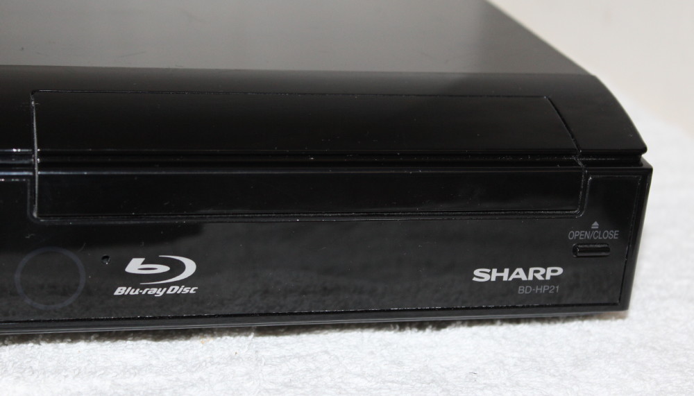 Sharp Aquas Blue-Ray DVD Player BD-HP21U ~ Powers On ~ Sold Untested