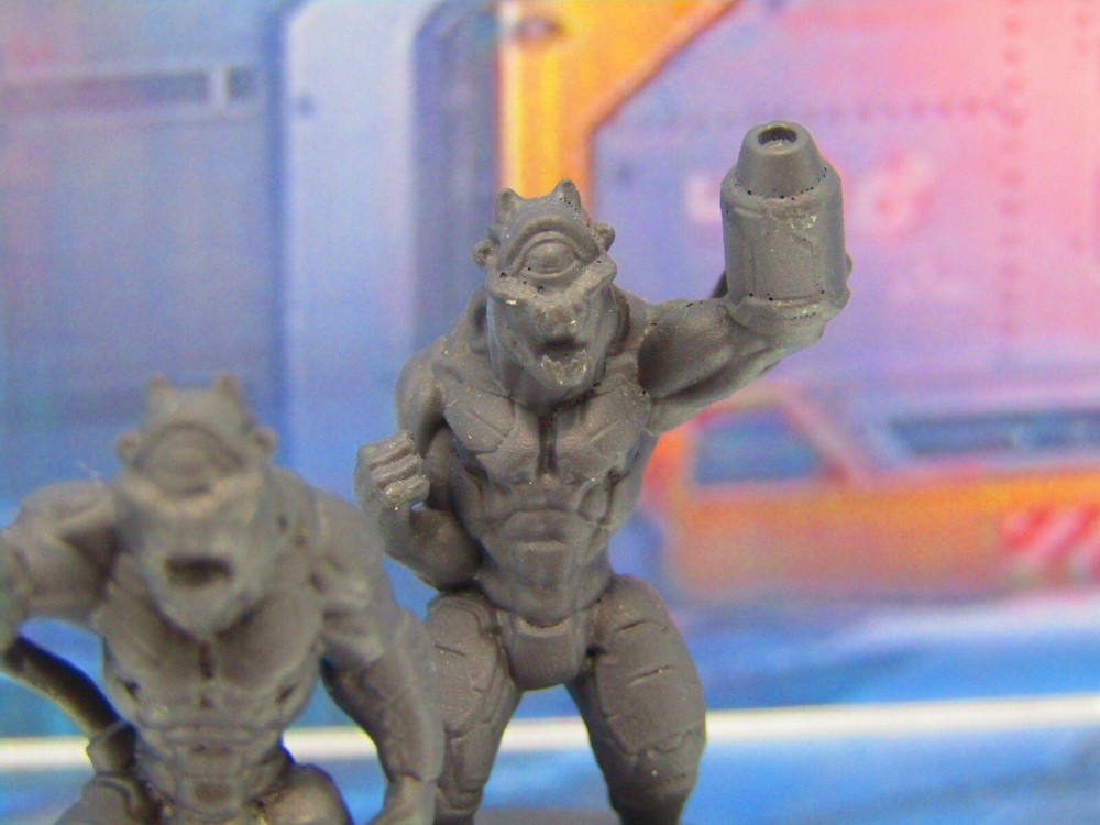 Alien Monster Space Mutants Pair Mini Miniature Figure 3D Printed Model 28/32mm