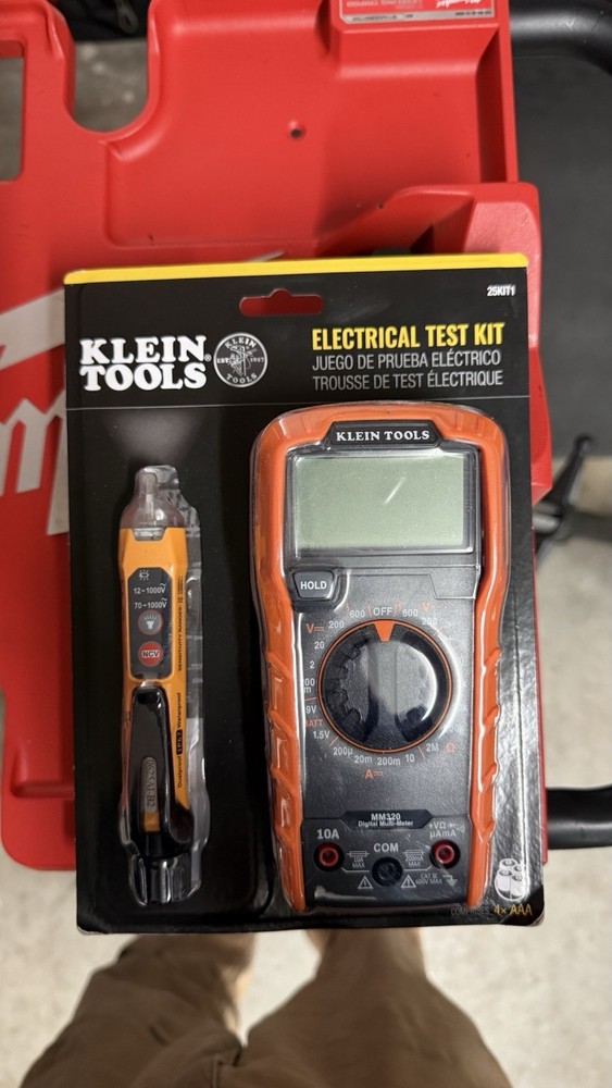 Klein Tools MM320 Electrical Test Kit Digital Display Data Hold Auto Power-Off