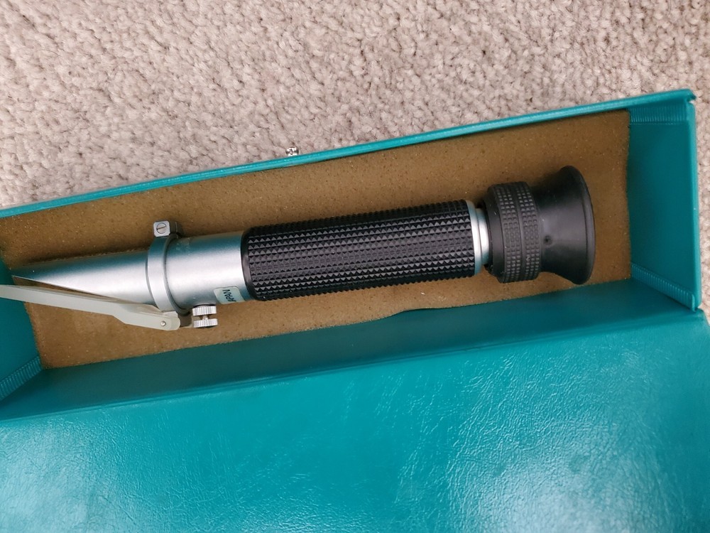 Cincinnati Milacron Hand Refractometer & case Made in Japan