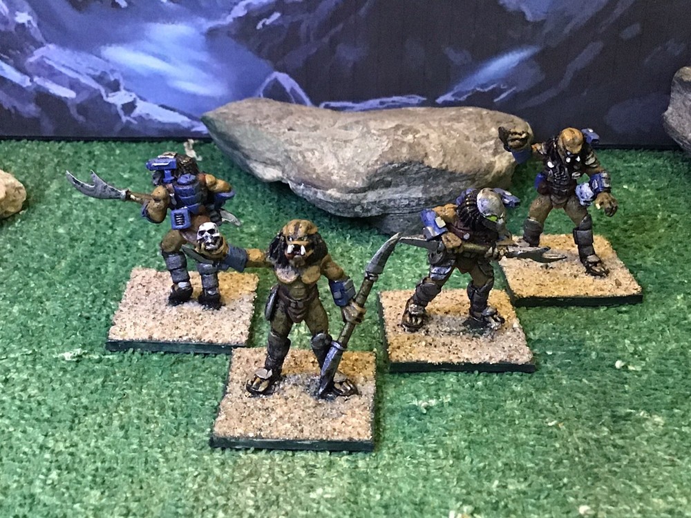 Predators (4) 25mm