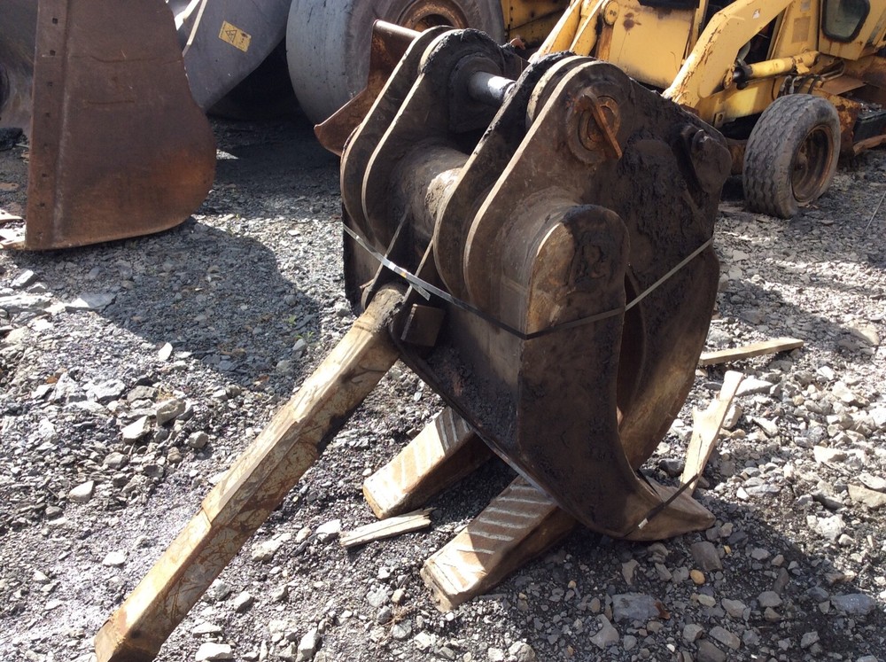 LABOUNTY GRAPPLE ATTACHMENT 32in.