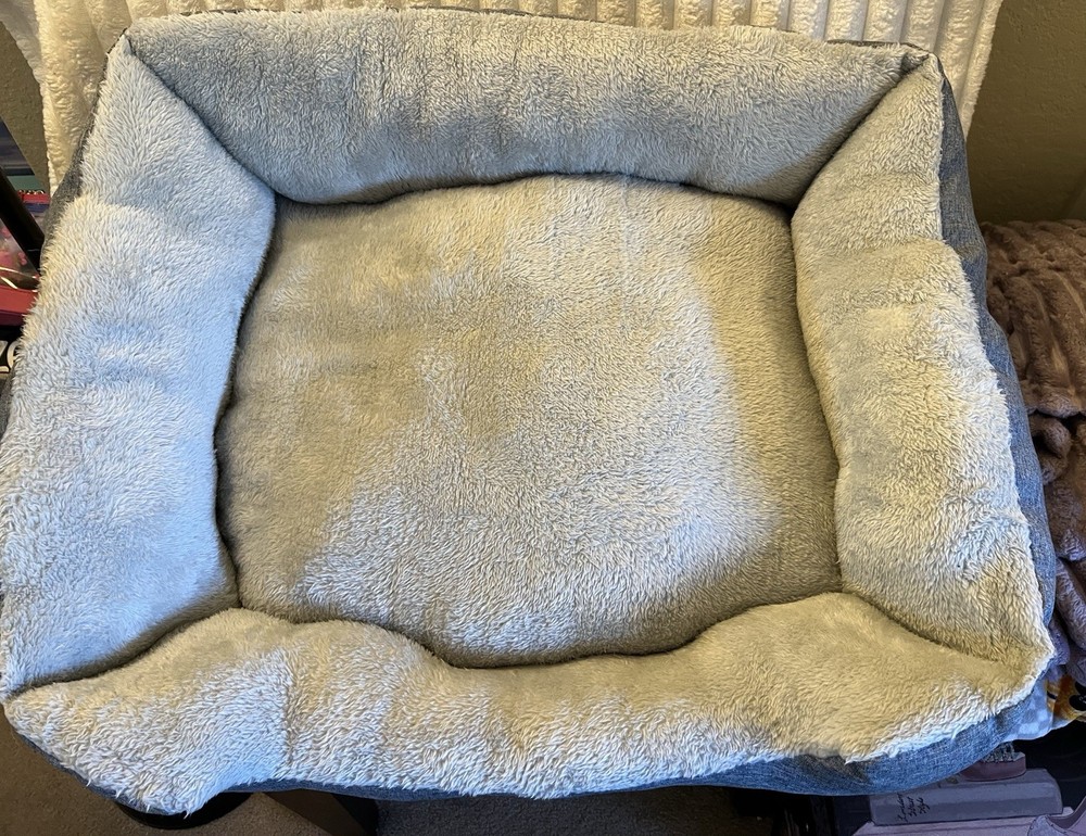 Light Blue Plush Cushion Cat/Dog Bed, Rectangular, Machine Washable Polyester