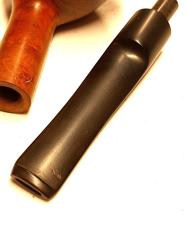 Vintage Unmarked Lovat Body Style Variant Smoking Pipe Saddle Stem Nice Looking!