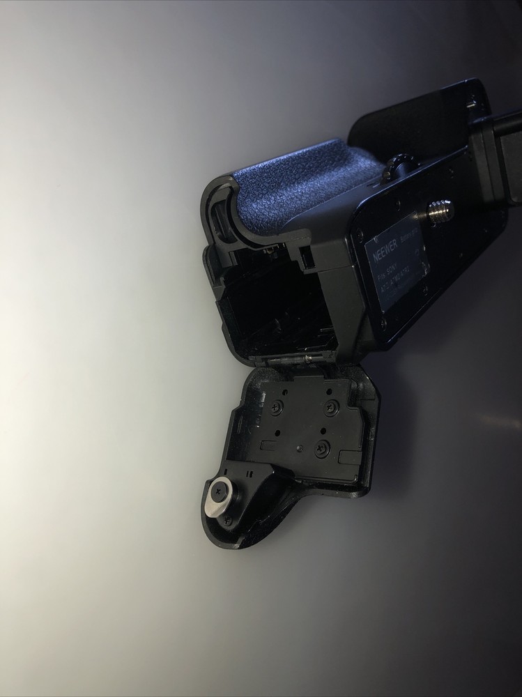 Neewer Battery Grip for Sony /A7R2