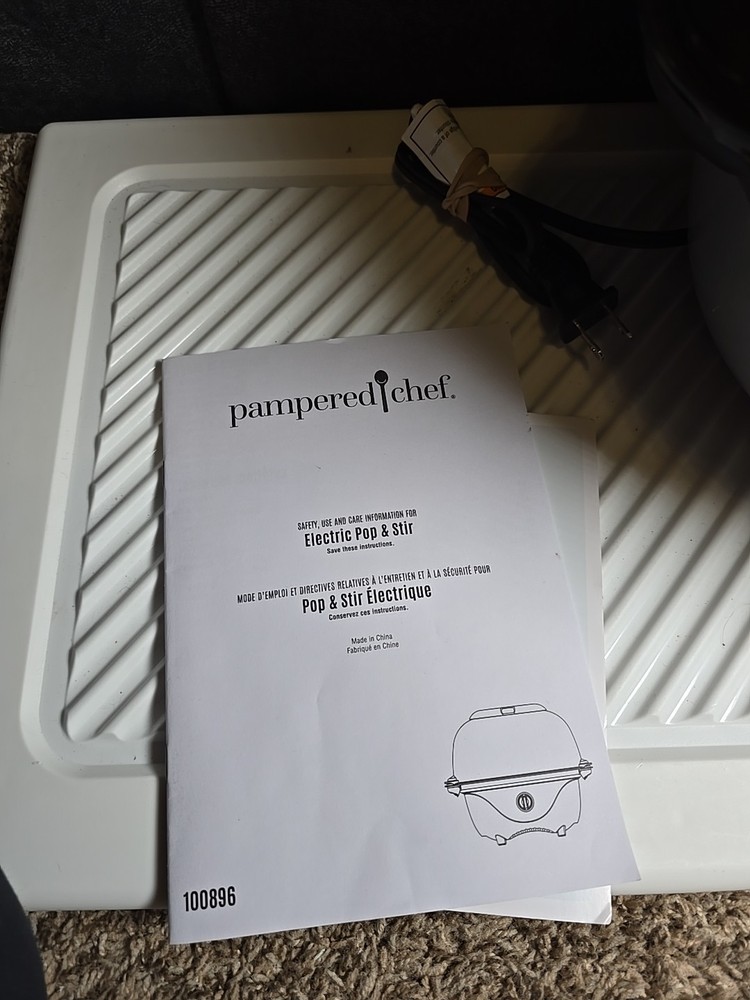 Pampered Chef Electric Pop & Stir Popcorn Maker #100896