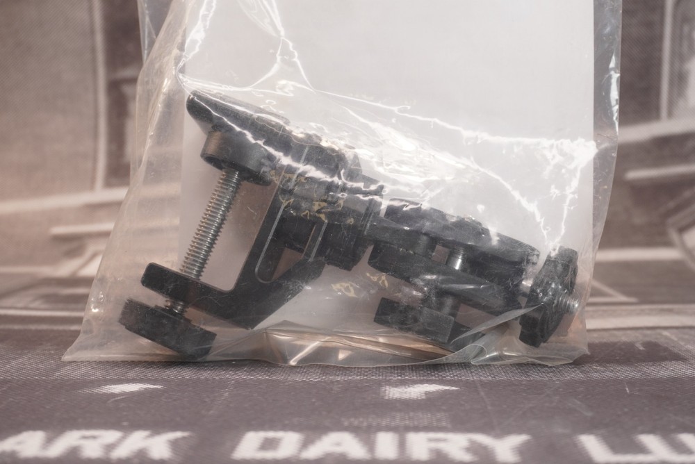 TETHERTOOLS WU3BLK15 iPad Utility mounting kit with EasyGrip ST (3rd/4th gen)