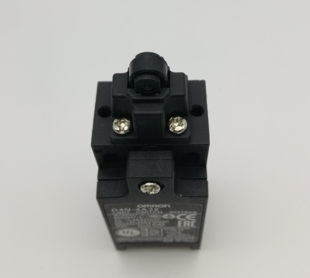 1PC D4N-4A32 Limit switch Travel switch