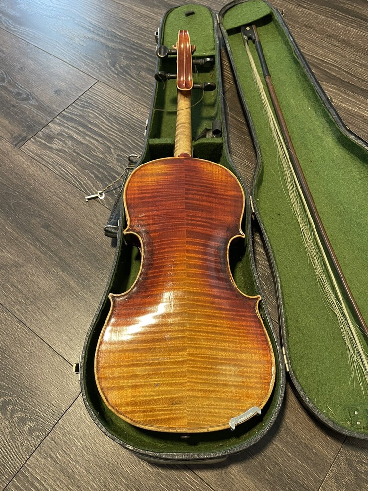 Antique violin