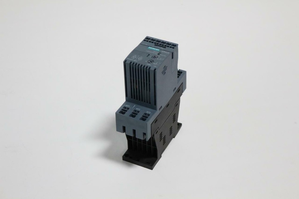 Siemens 3RW3014-2BB04 E05 Motor Soft Starter