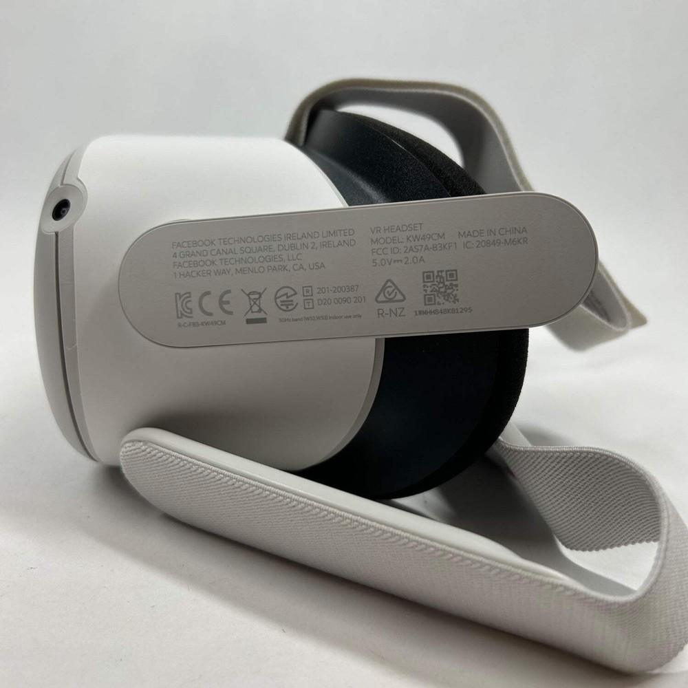 Oculus Quest 2 256GB VR System KW49CM