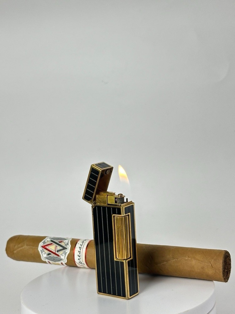 Rare Dunhill art deco vertical line pattern rollagas