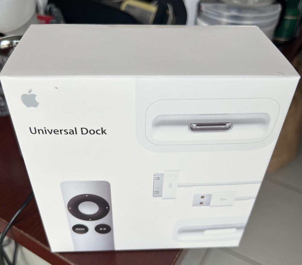 Apple MC746ZA/A. Apple Universal Dock (2010 revision), 30-pin iPhone / iPod Dock