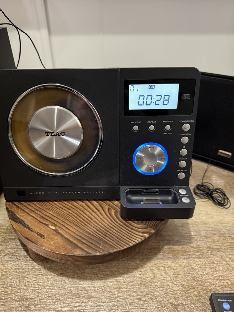 TEAC Micro Hi-Fi System MC-DX32i Subwoofer & Speakers, Remote, Ipod, CD Player