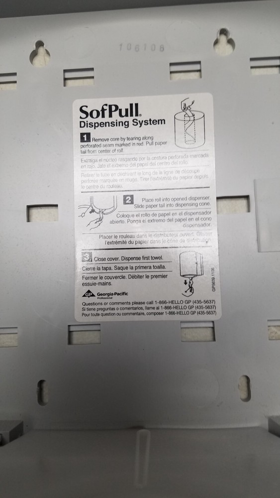 Georgia-Pacific Softpull Towel Dispenser (C)