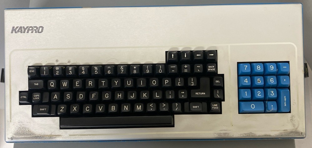 Kaypro II Portable CP/M Computer with Keyboard – Powers On to Boot Screen