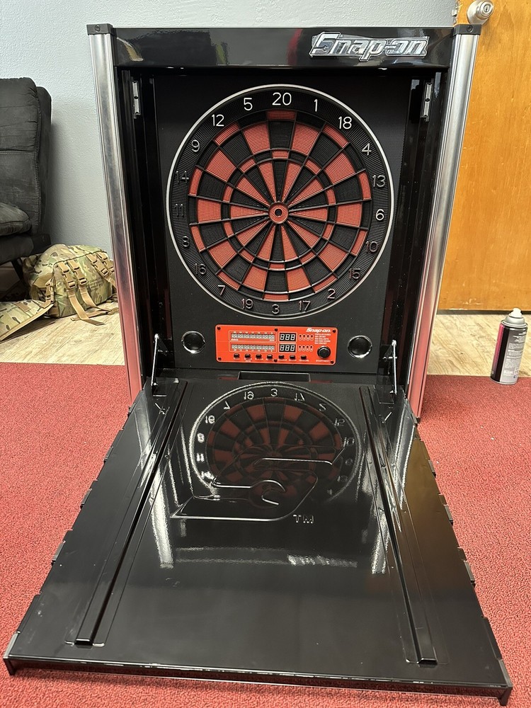 Snap-on Dart Board